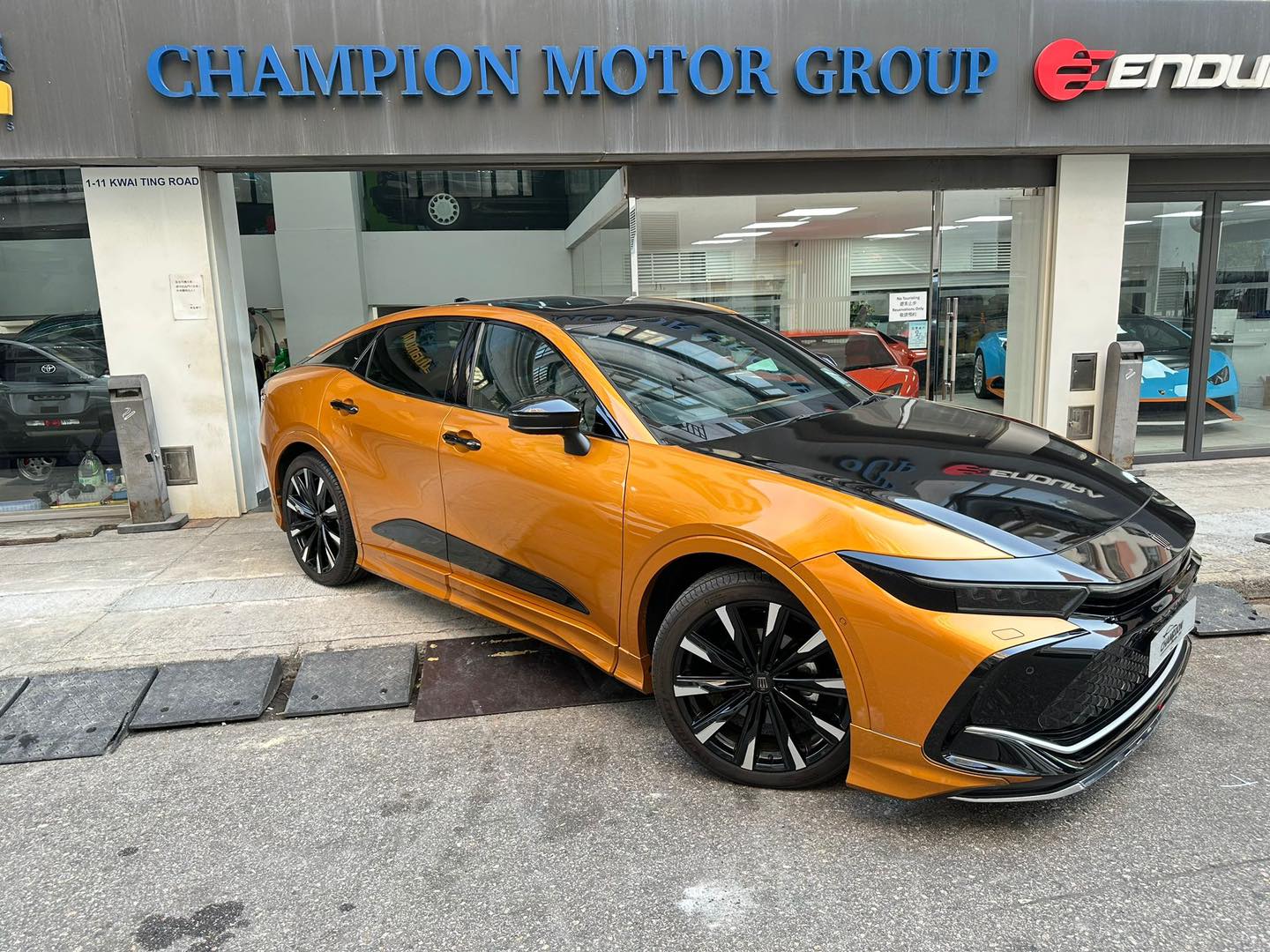 TOYOTA CROWN CROSSOVER RS