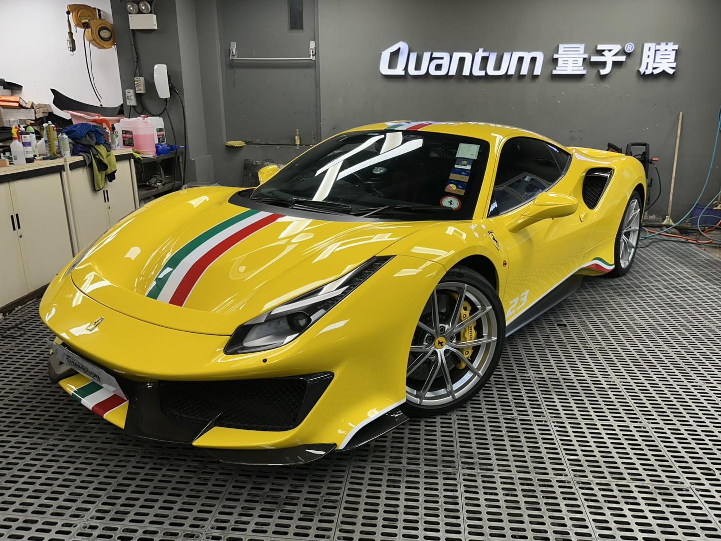 FERRARI 488 PISTA