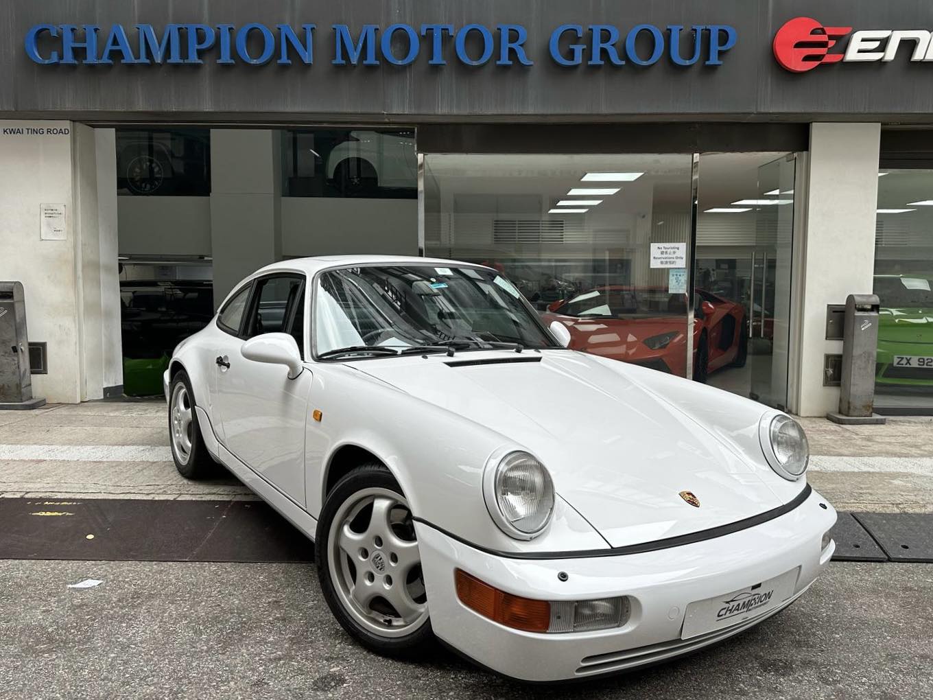 PORSCHE 964