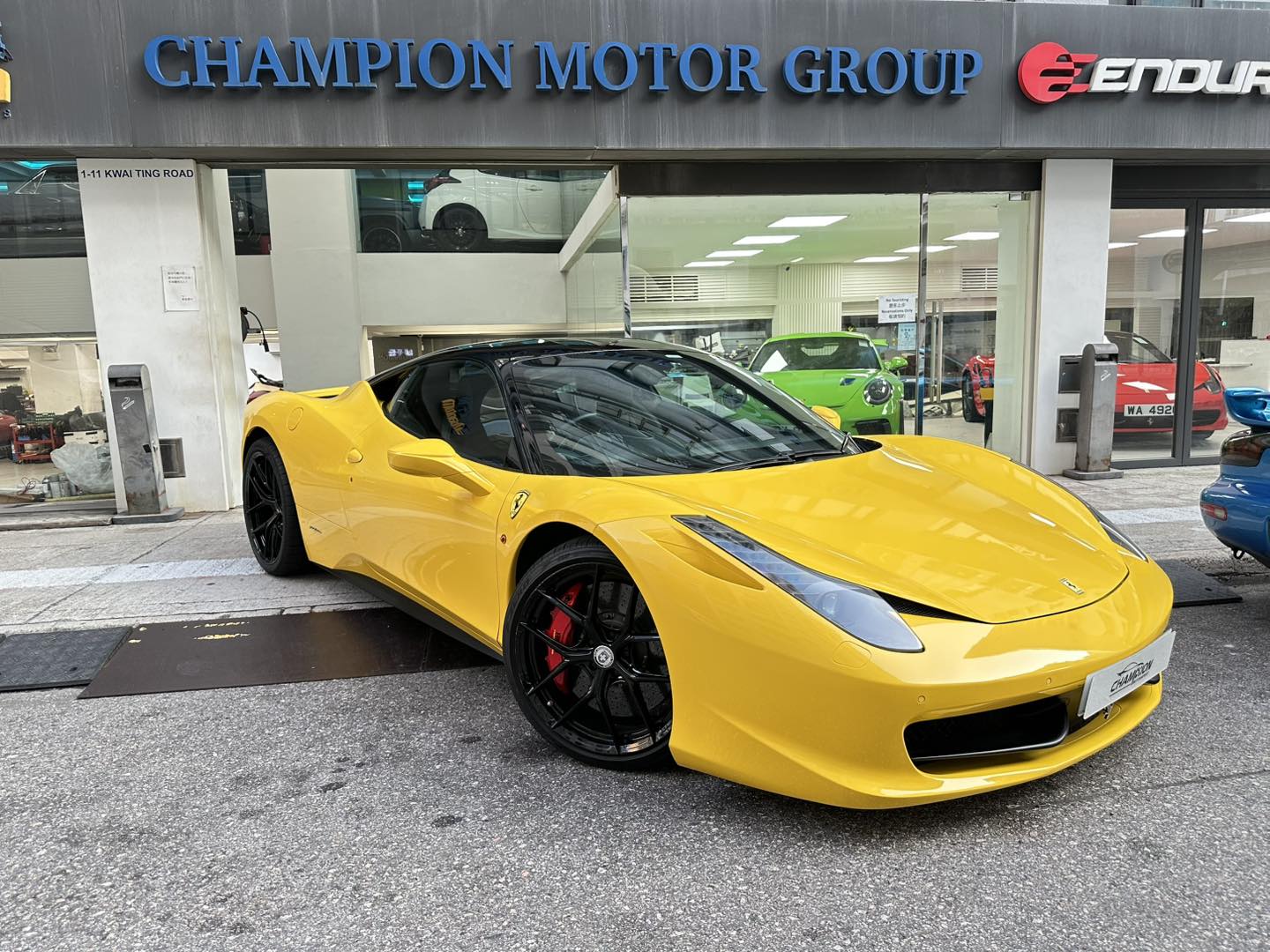 FERRARI 458 ITALIA