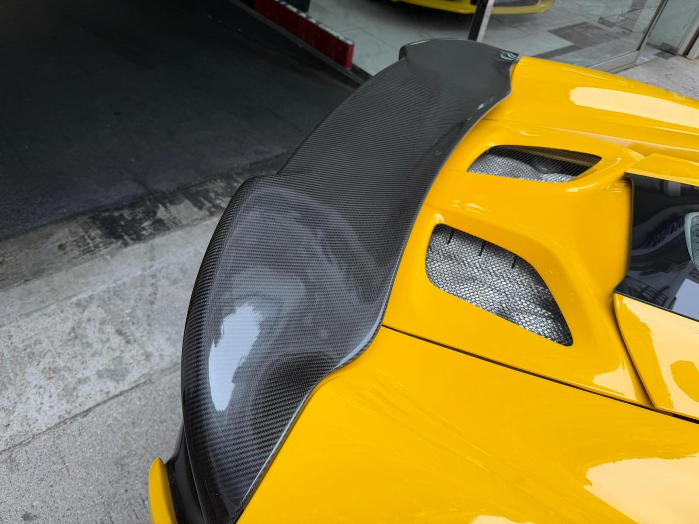 MCLAREN 12C SPIDER - Image 7