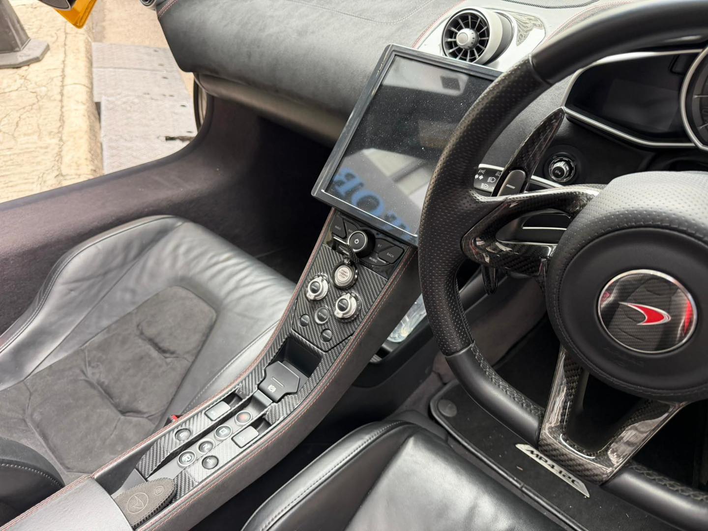 MCLAREN 12C SPIDER - Image 8