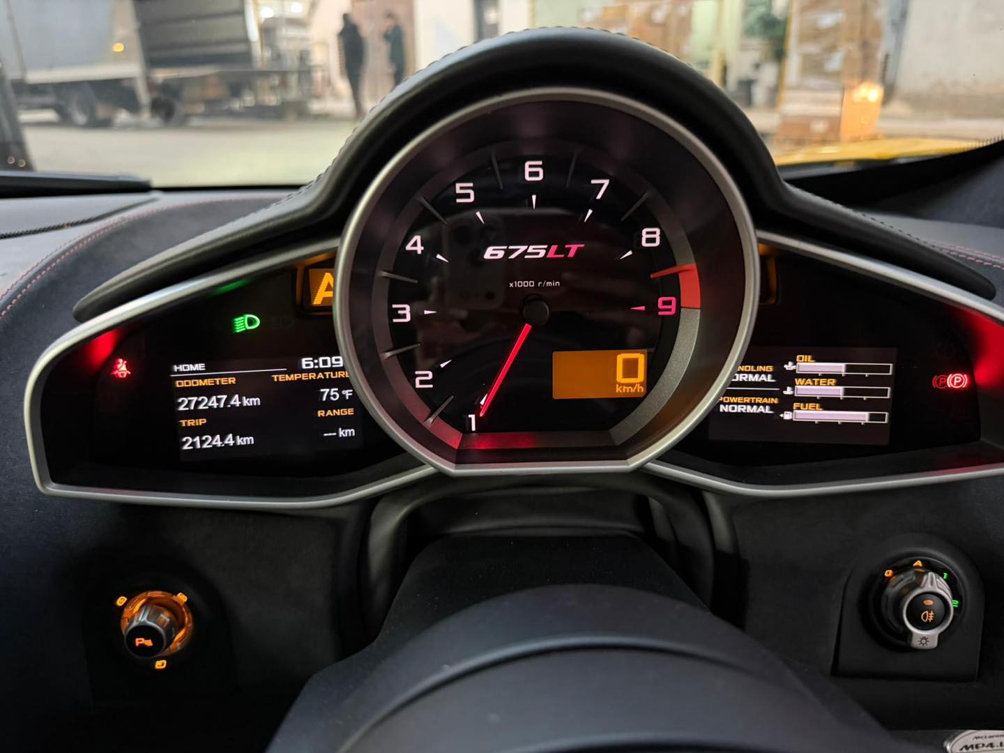 MCLAREN 12C SPIDER - Image 10